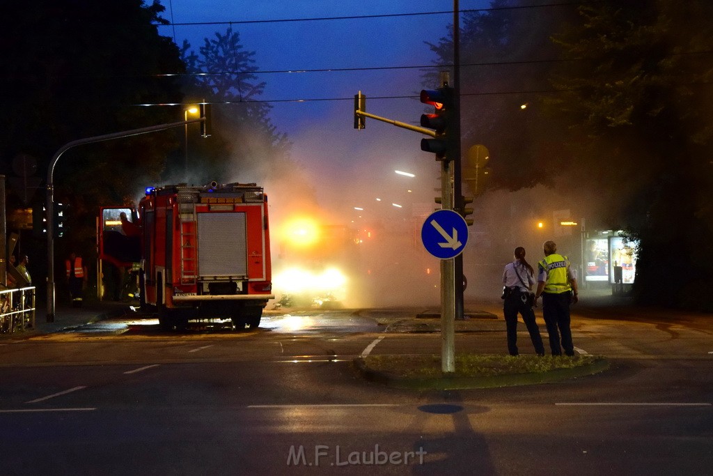 TLF 4 umgestuerzt Koeln Bocklemuend Ollenhauer Ring Militaerringstr P218.JPG - Miklos Laubert